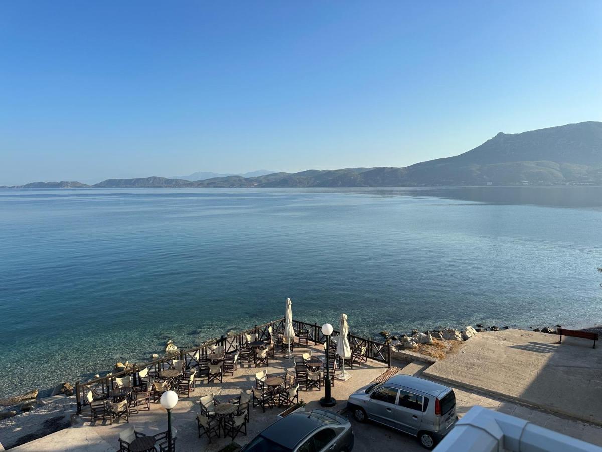 Beach Retreat In Town Corinth Exterior foto