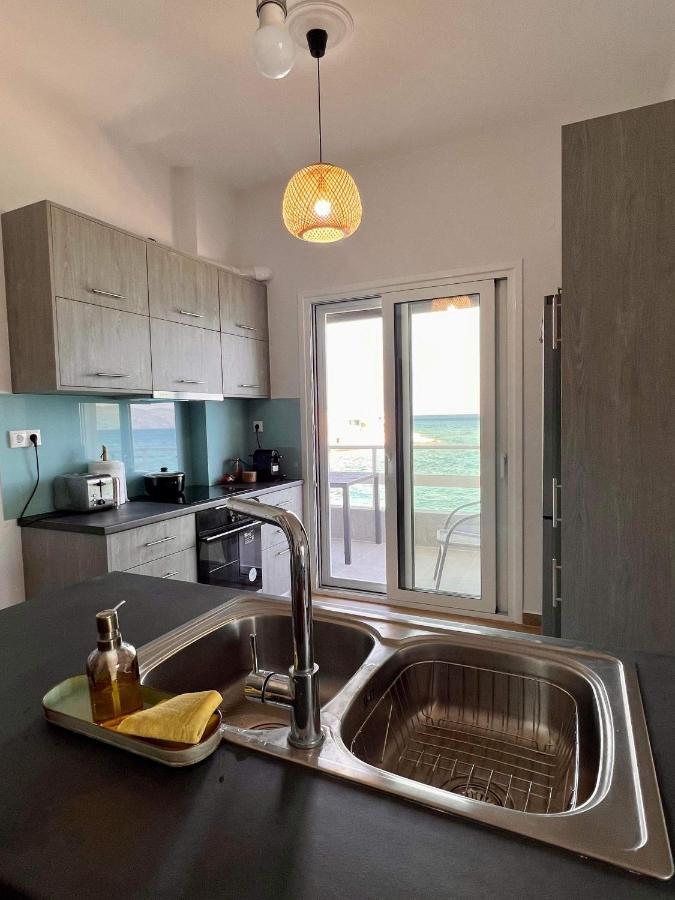 Beach Retreat In Town Corinth Exterior foto